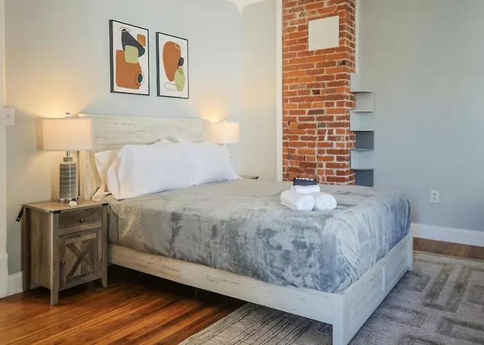 Holiday home Spacious Downtown - Children's Hospital, Pets *