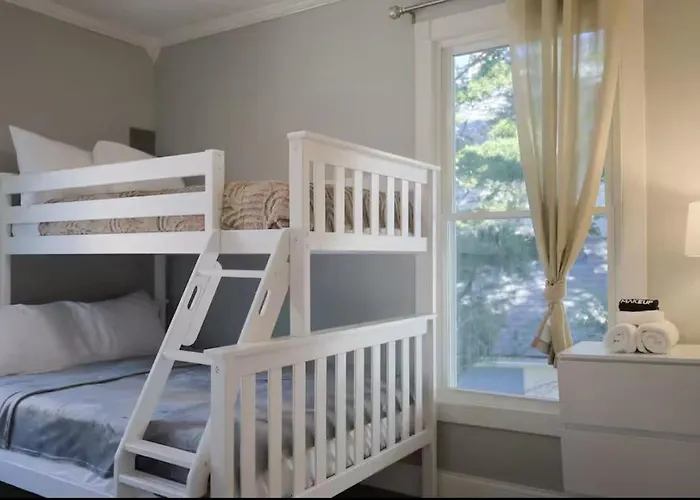 Spacious Downtown - Children's Hospital, Pets