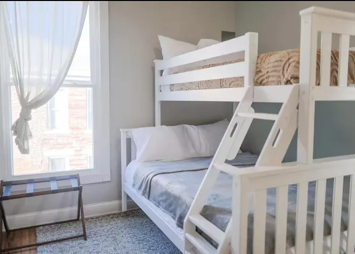 Spacious Downtown - Children's Hospital, Pets